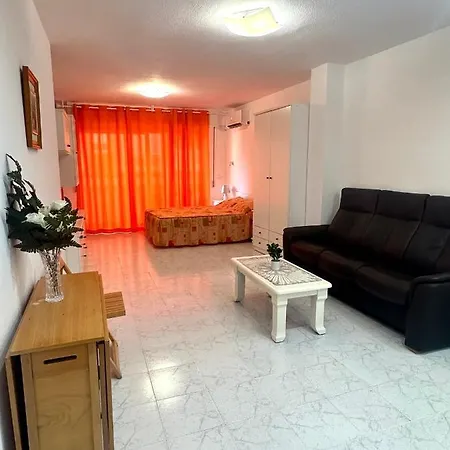 Estudio A 1 Minuto De La Playa アパート